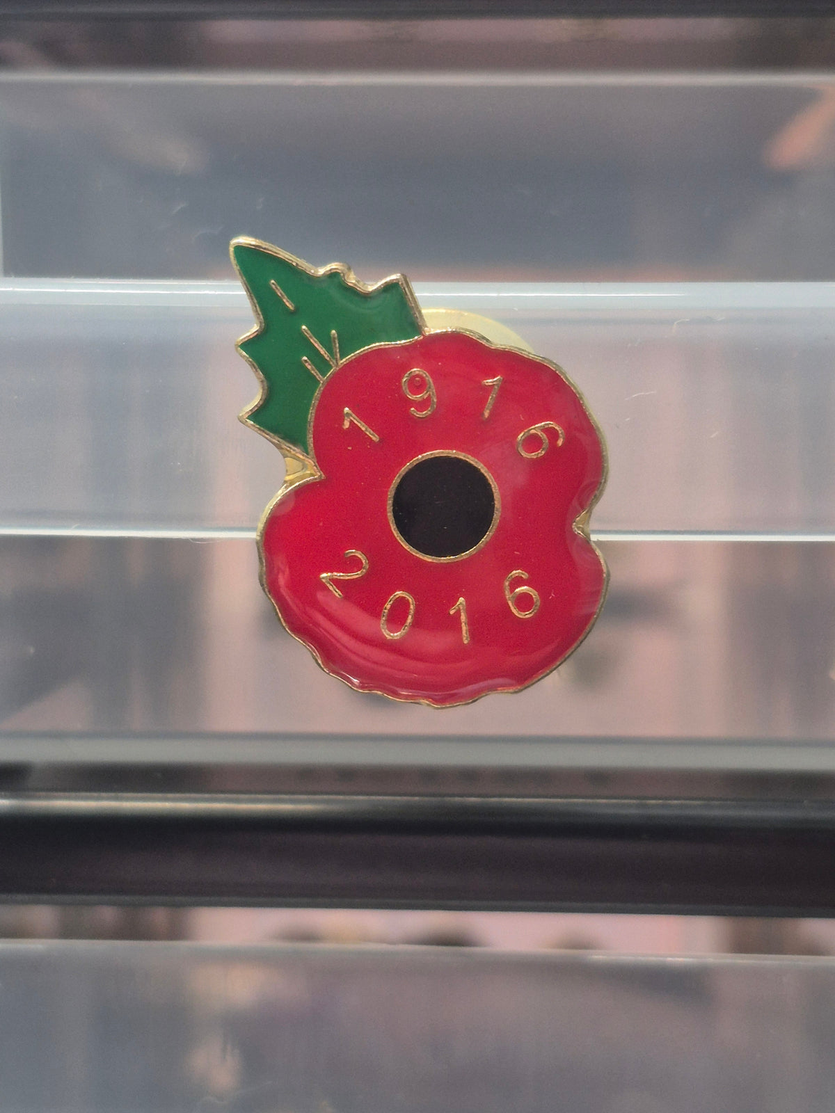Poppy lapel badge 1916-2016