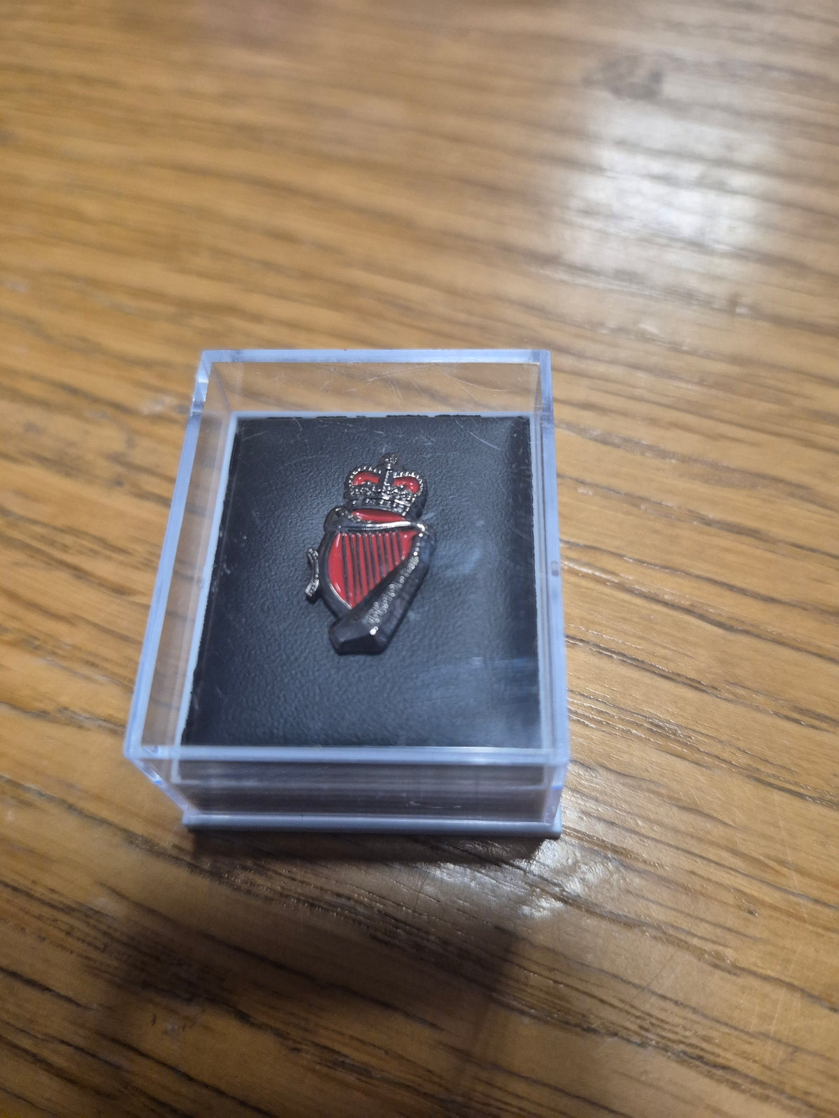 Royal Ulster Constabulary (RUC) Lapel Badge